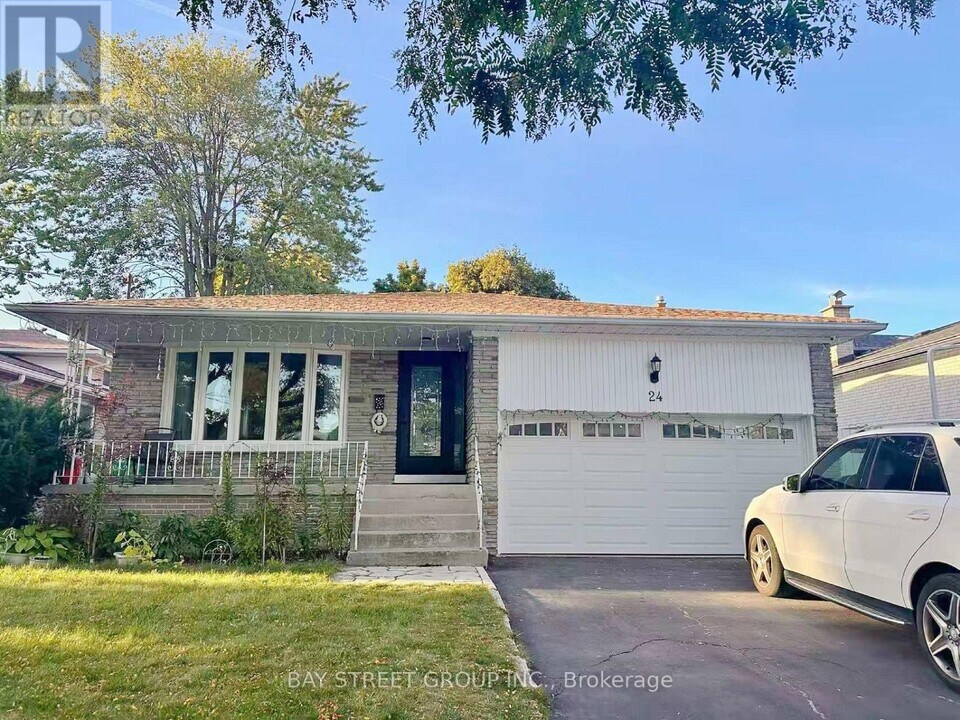 24 Wyvern Rd in Toronto, ON - Building Photo