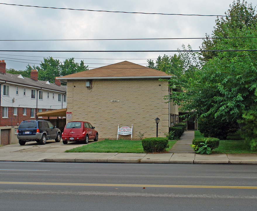 1047 Wilmington Ave in Dayton, OH - Building Photo