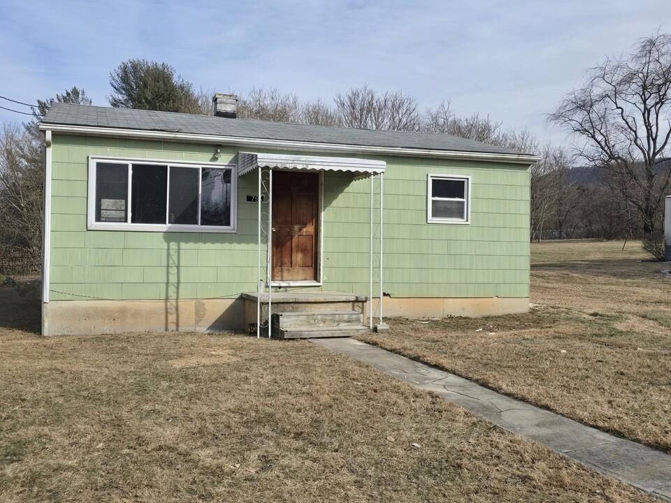 79 Memory Ln in Blue Ridge, VA - Building Photo