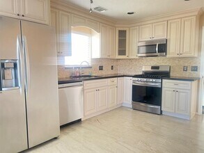 1810 Northcliff Pl in Sugar Land, TX - Building Photo - Building Photo