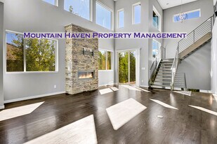 28424 Tepees Way in Evergreen, CO - Building Photo