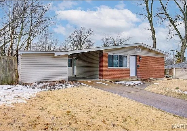 property at 675 Pimlico Dr