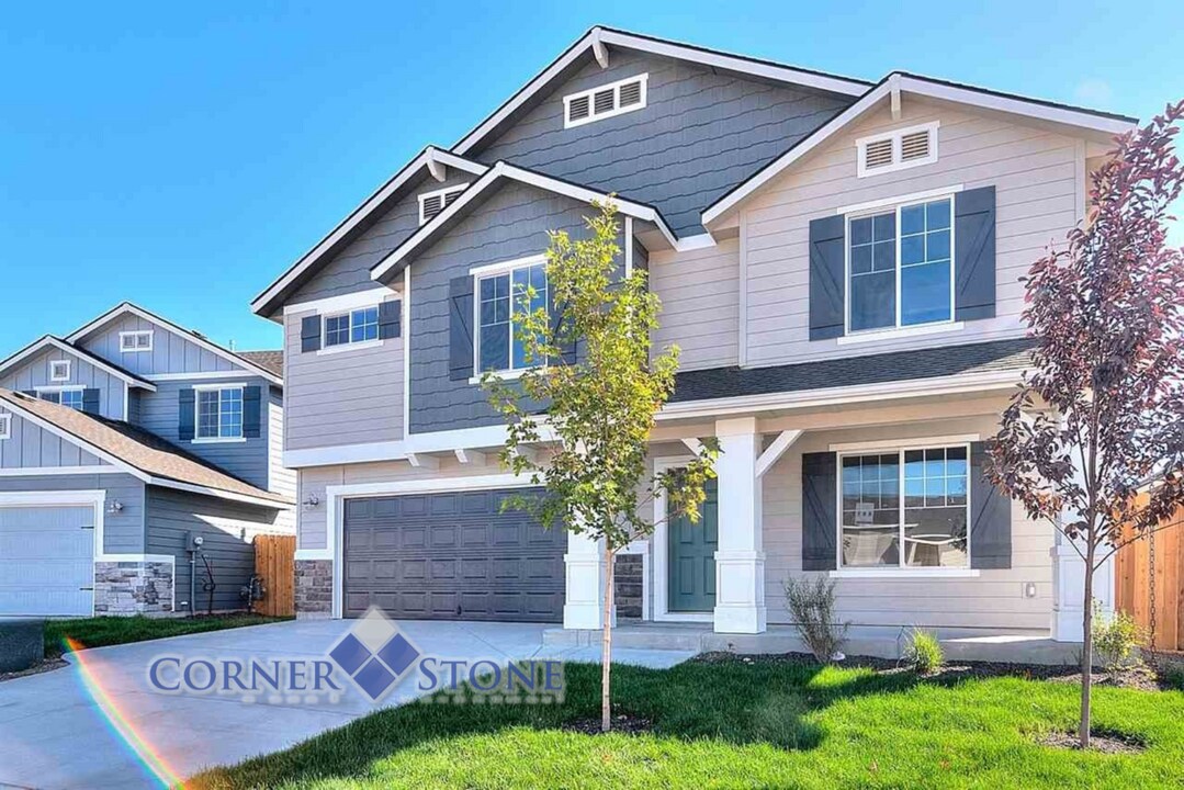 708 N Stucker Ave in Meridian, ID - Foto de edificio