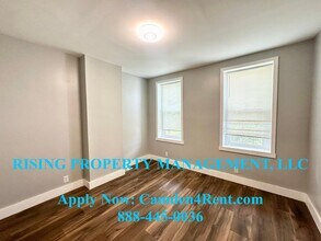 716 Royden St-Unit -Unit B in Camden, NJ - Building Photo - Building Photo