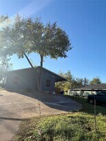 511 Central Ave, Unit A in Elgin, TX - Building Photo