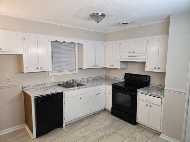 192 Holland Ln in Jackson, TN - Building Photo - Building Photo