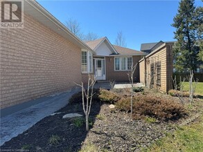 95 Beasley Crescent in Cambridge, ON - Building Photo - Building Photo