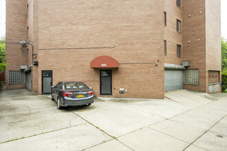 101 Prospect Park SW in Brooklyn, NY - Building Photo - Building Photo