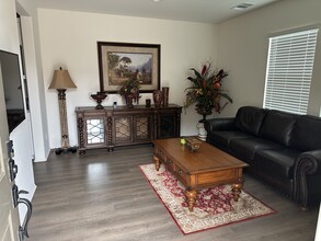 24438 Montgomery Way in Menifee, CA - Building Photo - Building Photo