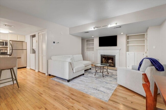 property at 517 E Jefferson St
