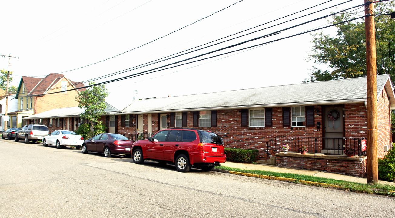 300-310 E 7th Ave in Tarentum, PA - Building Photo