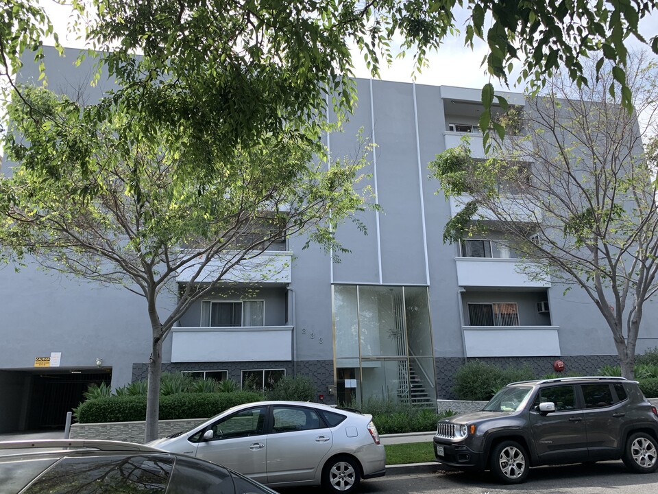 Live The Beverly Hills Lifestyle Today in Beverly Hills, CA - Foto de edificio