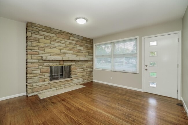 414 E Clearview Ave in Worthington, OH - Building Photo - Building Photo