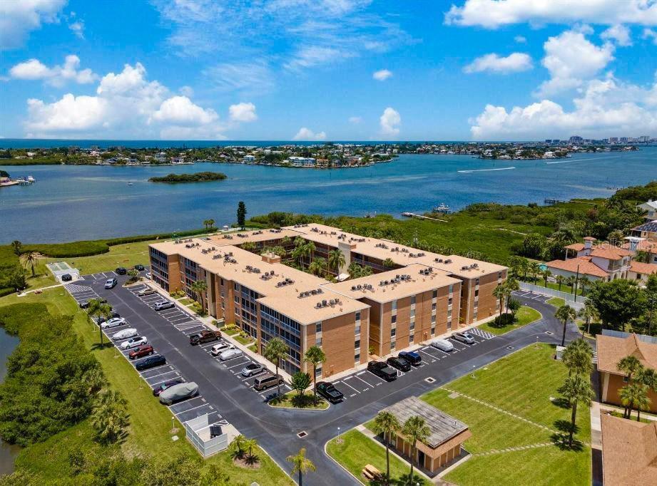 12760 Indian Rocks Rd in Largo, FL - Building Photo