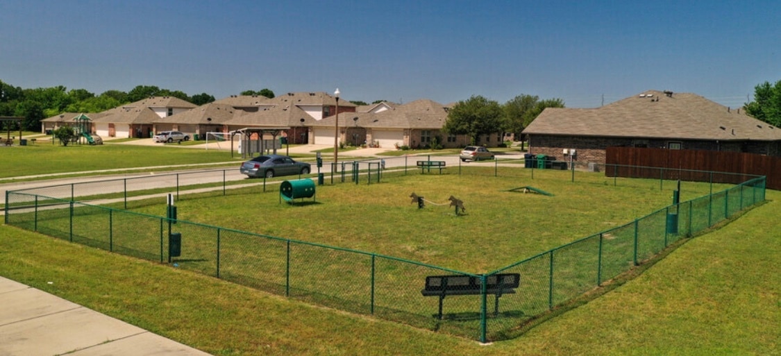 302 Stockade Ln in Denton, TX - Building Photo