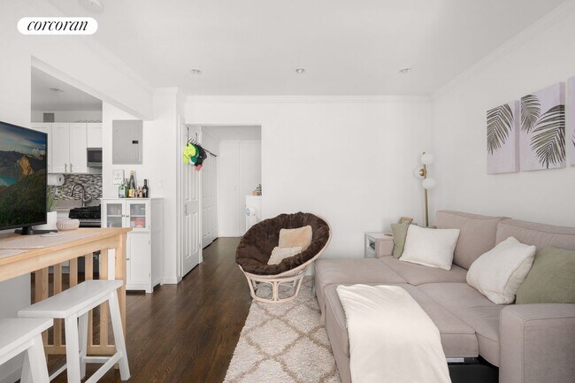 property at 328 W 19th St