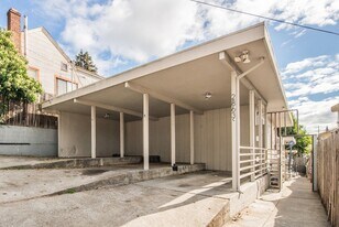 2863 Brookdale Ave in Oakland, CA - Building Photo
