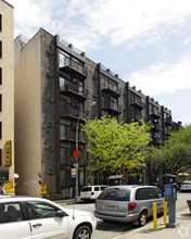 85 E 10th St in New York, NY - Building Photo - Building Photo