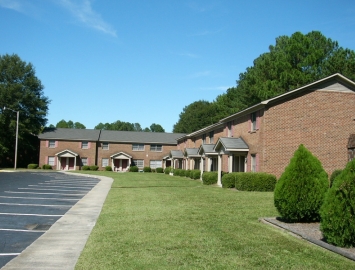 Oakmont Square Apartments in Greenville, NC - Building Photo - Building Photo