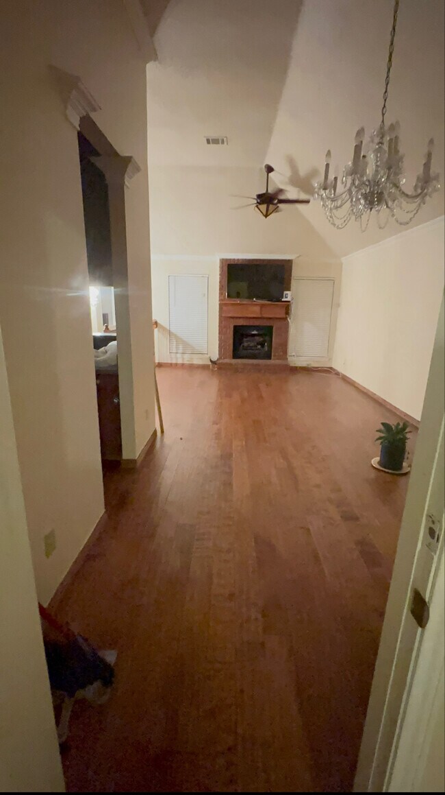 460 Chestnut Ln in Desoto, TX - Building Photo - Building Photo