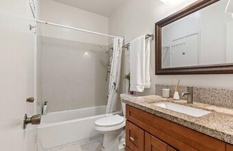 4691 Albany Cir, Unit Albany in San Jose, CA - Foto de edificio - Building Photo