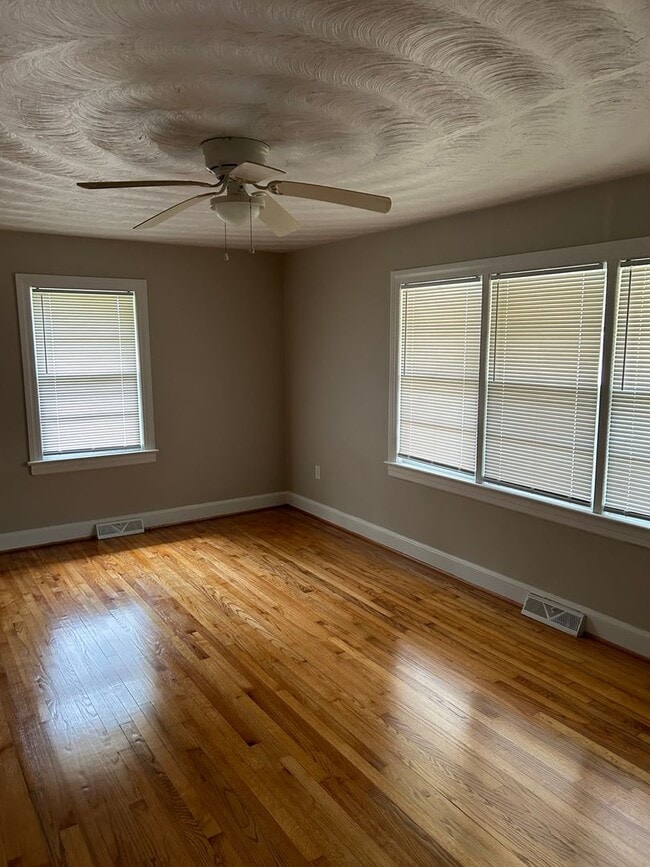 property at 1145 Brownview Dr