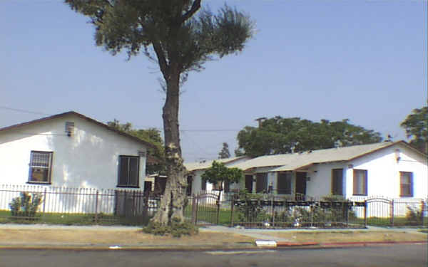 263-265 E G St in Colton, CA - Foto de edificio