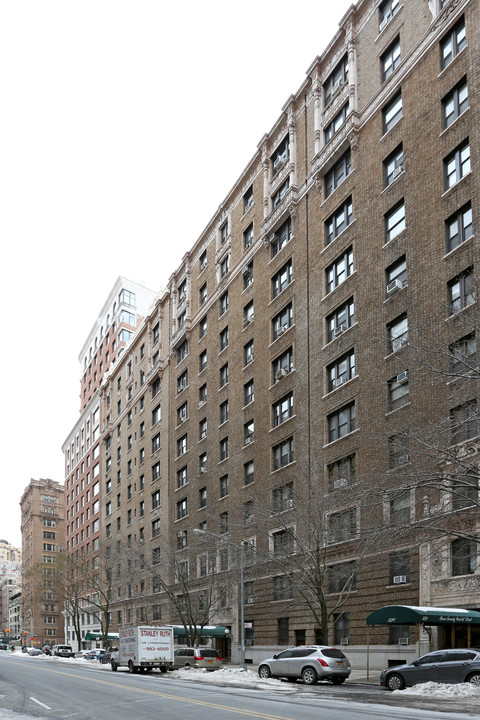 Royal Summit Apartments I in New York, NY - Building Photo