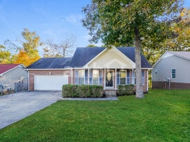 1756 Hazelwood Rd in Clarksville, TN - Building Photo