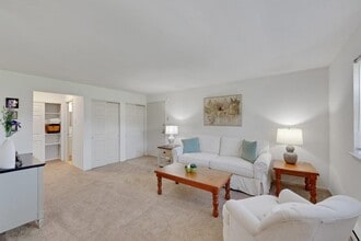 Blair Mill Village West Apartment Homes in Horsham, PA - Building Photo - Building Photo