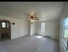 2732 Morgan St in Sioux City, IA - Building Photo - Building Photo