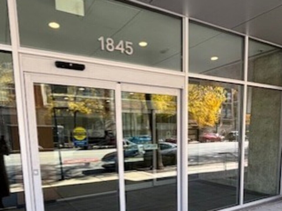 1845 S Michigan Ave in Chicago, IL - Building Photo