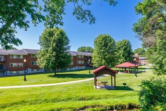 Carriage House East in Manlius, NY - Building Photo - Building Photo