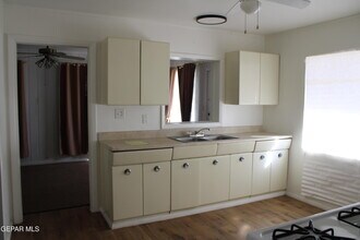 1405 Clausen Dr in El Paso, TX - Building Photo - Building Photo