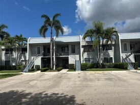16511 Blatt Blvd in Weston, FL - Building Photo