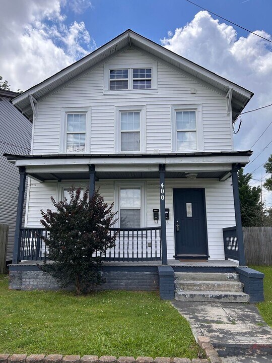 400 Jamestown Ave in Portsmouth, VA - Building Photo