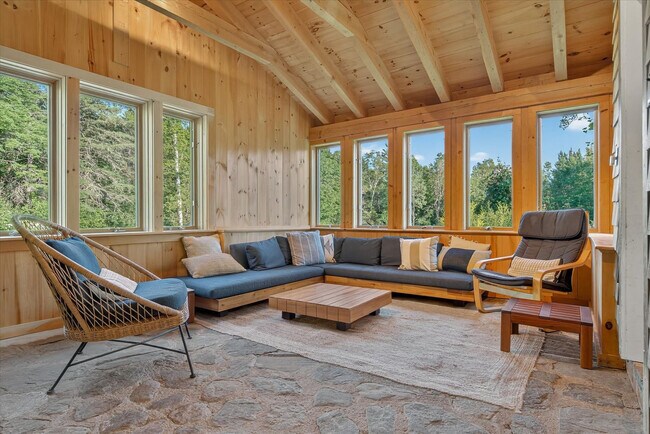 782 Woods Hill Rd in Danville, VT - Foto de edificio - Building Photo