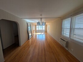 2736 W Farragut Ave, Unit 2 in Chicago, IL - Building Photo