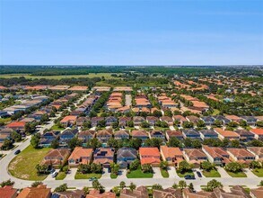 5289 Oakbourne Ave in Davenport, FL - Building Photo - Building Photo