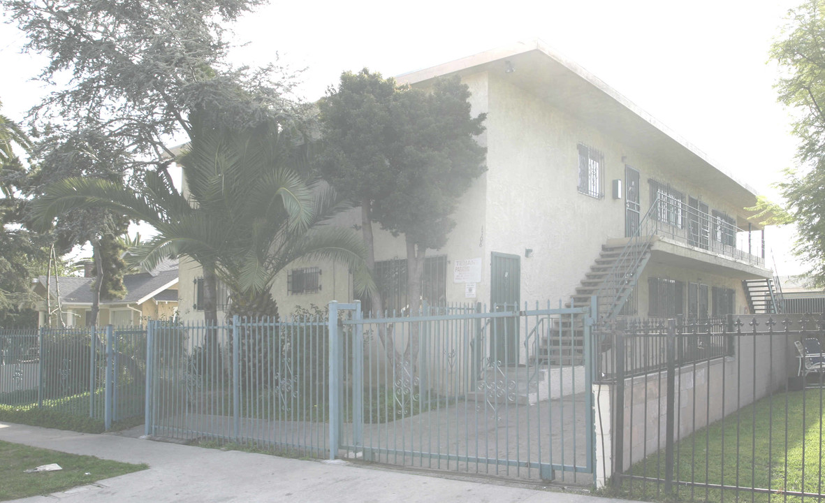 1108 W 104th St in Los Angeles, CA - Building Photo