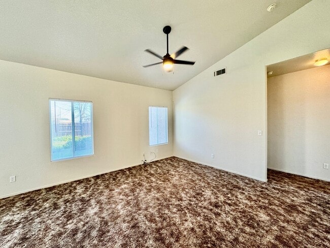 2083 S McTaggart Ave in Dos Palos, CA - Building Photo - Building Photo