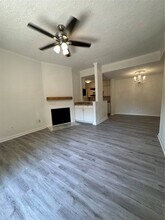 2125 Augusta Dr in Houston, TX - Building Photo - Building Photo