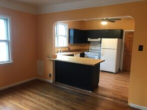 2462 Florian St, Unit 1 in Hamtramck, MI - Foto de edificio - Building Photo