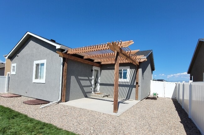 5212 Crested Hill in Pueblo, CO - Foto de edificio - Building Photo