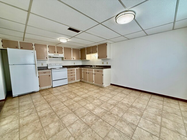 814 Cedar River Dr, Unit A in Waverly, IA - Building Photo - Building Photo