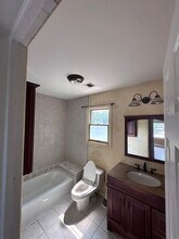 2 Concord Dr in Holtsville, NY - Building Photo - Building Photo