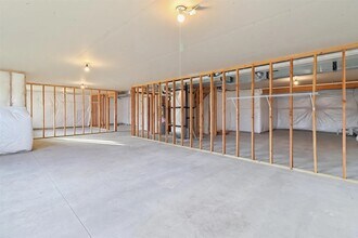 520 Meadows Ct in Polk City, IA - Building Photo - Building Photo