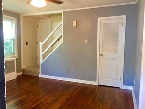 28 Greenlawn Dr in Fairfield, CT - Building Photo - Building Photo