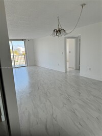 7921 Byron Ave in Miami Beach, FL - Building Photo - Building Photo