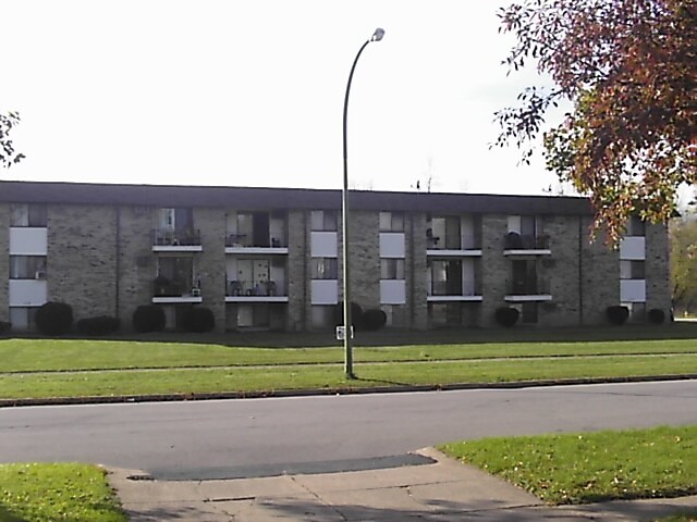 193 Mead Street Apartments in North Tonawanda, NY - Building Photo